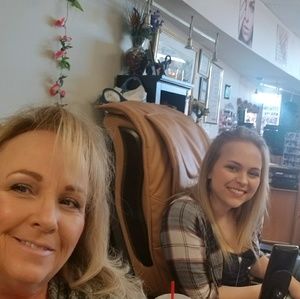 Meet your Posher, Carla